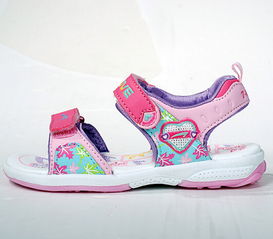 亿诺鞋业产品与店铺装修展示